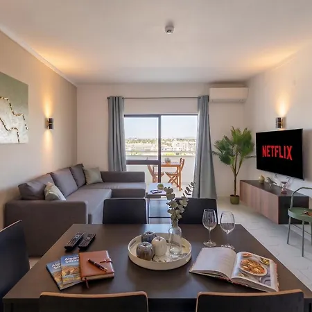 Premium Sea View Flat - 3 Pools, Jacuzzi & Bar * Albufeira